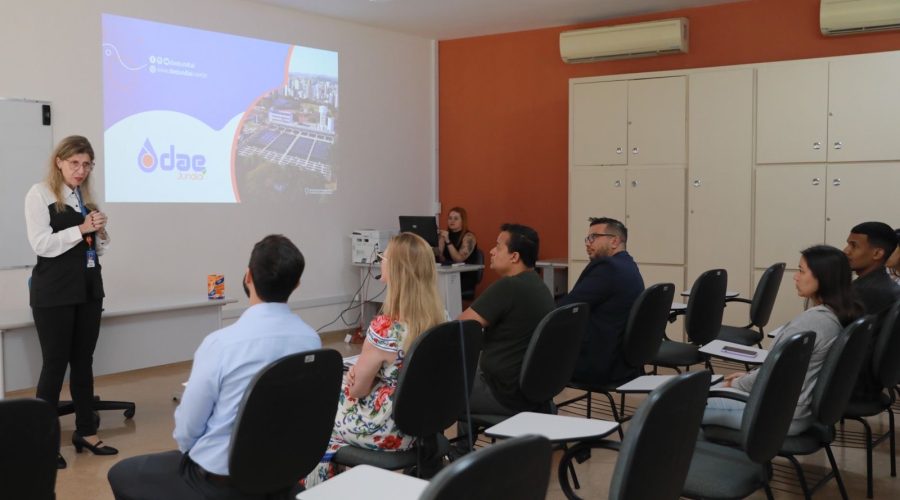 DAE Jundiaí compartilha sistema de gestão com DAEV Valinhos em visita técnica