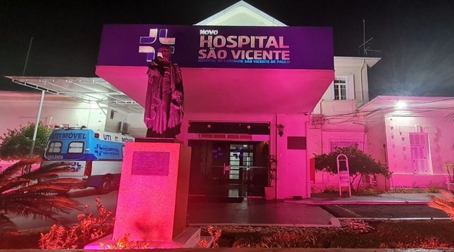 Hospital São Vicente ilumina fachada e promove ações no Outubro Rosa