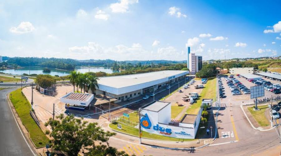 Alunos da FATEC visitam obras da usina fotovoltaica da DAE e conhecem avanços do projeto sustentável