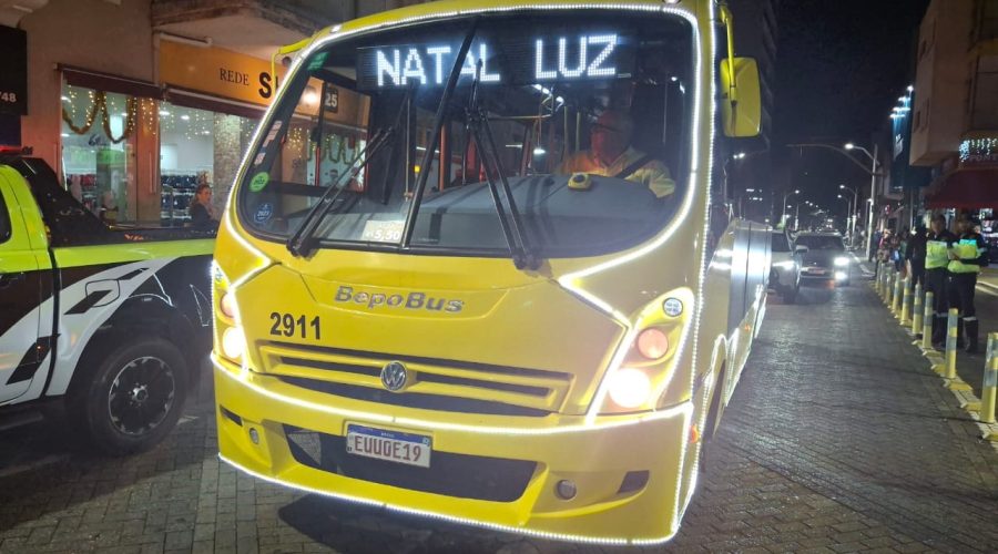Expressinho de Natal começa a circular e leva encanto ao Centro de Jundiaí