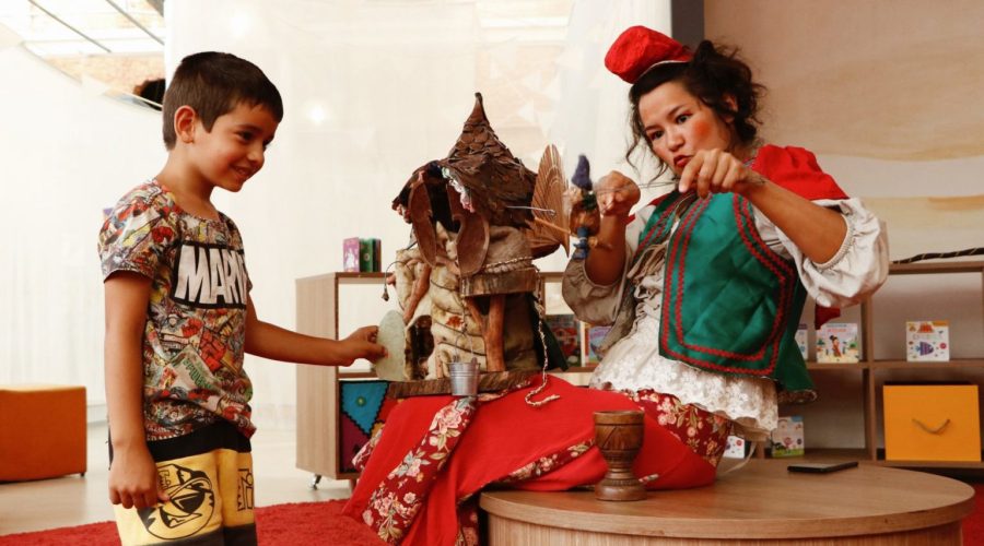 Cortejos e arte animam o Centro no Natal Luz 2025