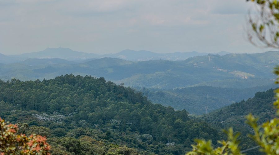 Reunião discute prevenção e combate a incêndios na Serra do Japi