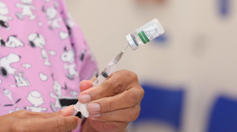 Jundiaí começa vacinação contra dengue para profissionais da saúde