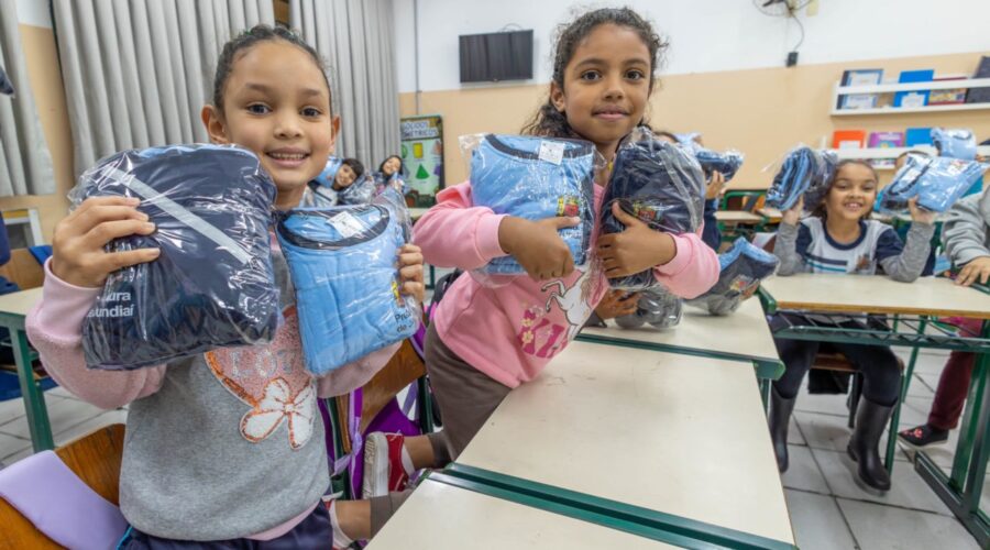 Jundiaí prepara voucher para uniformes escolares em 2027